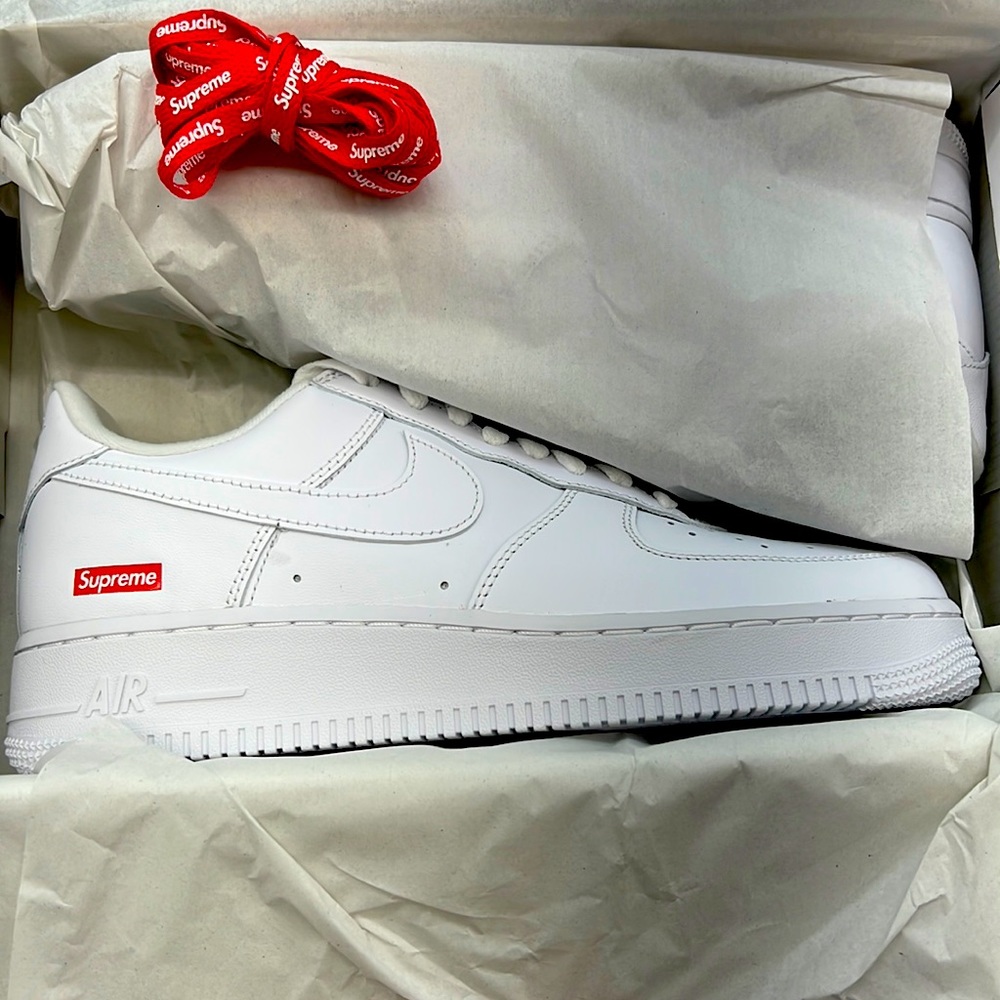 AIR FORCE 1 SUPREME LOW TOP